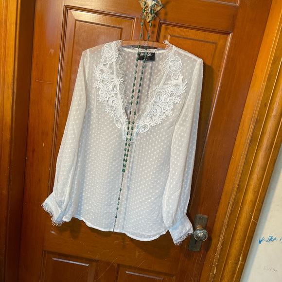 Romantic White Lace Top - Picture 7 of 16